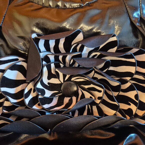 Big Zebra flower Mia Deluca Shoulder handbag purse - Picture 10 of 11